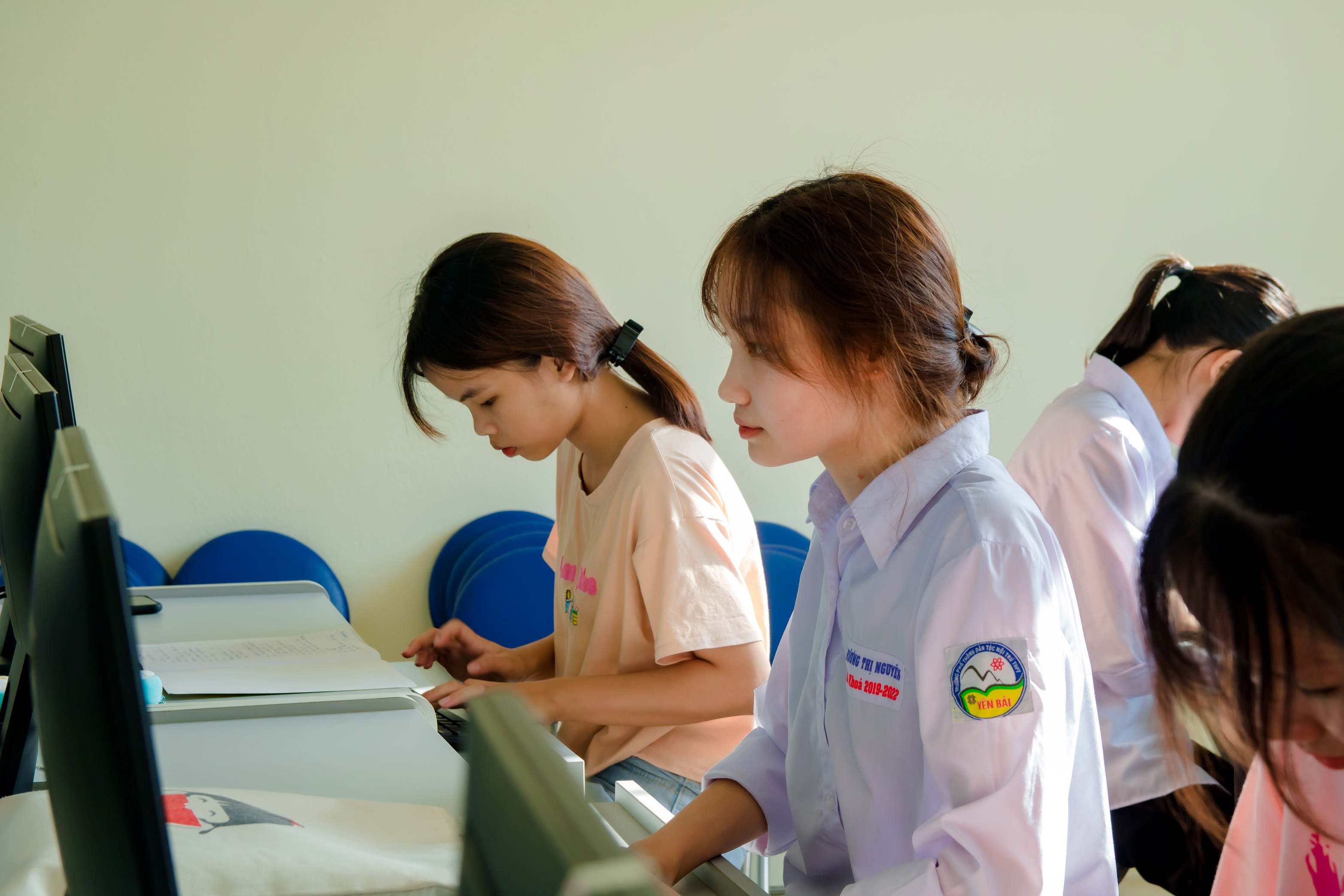 ห้องปฏิบัติการคอมพิวเตอร์สำหรับอบรมด้านไอทีในห้องเรียน